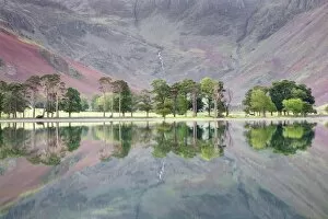Images Dated 14th September 2008: Buttermere Lake, Lake District National Park, Cumbria, England, United Kingdom, Europe