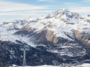 Chill Prints: Cable car up to Mount Corvatsch near St