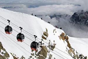 Images Dated 8th January 2000: Cable cars approaching Aiguille du Midi summit