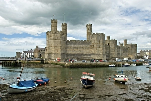 Caernarfon Prints: Caernarfon Castle, UNESCO, Wales, United Kingdom