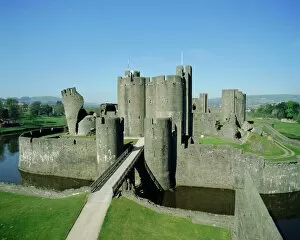 Images Dated 28th August 2008: Caerphilly Castle