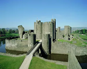 Images Dated 28th August 2008: Caerphilly Castle