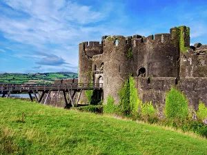 Medieval History Prints: Caerphilly Castle, Caerphilly, Gwent, Wales, United Kingdom, Europe
