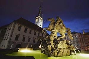 Images Dated 5th August 2009: Caesars Fountain and Town Hall in Upper Square (Horni Namesti) at dusk