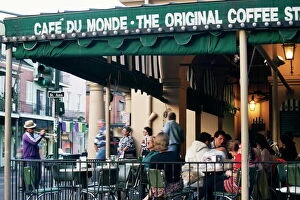 Images Dated 29th August 2008: Cafe du Monde