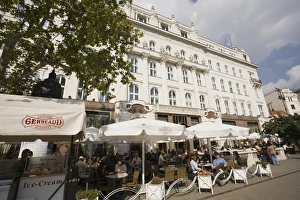 Images Dated 8th October 2007: Cafe Gerbeaud, Budapest, Hungary, Europe