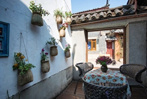 Table Cloth Prints: Cafe in Lijiang Old Town, UNESCO World Heritage Site, Lijiang, Yunnan, China, Asia