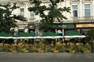 Images Dated 12th January 2000: Cafe in the Main Market Square (Rynek Glowny)