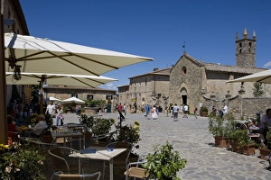 Monteriggioni Prints: Cafe, Monteriggioni