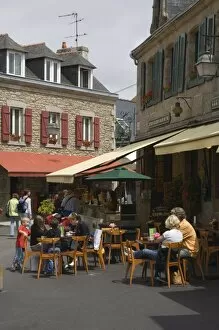 Images Dated 16th July 2007: Cafe in the old Walled Town of Concarneau, Southern Finistere, Brittany, France, Europe
