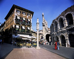 Cafe beside the Roman arena