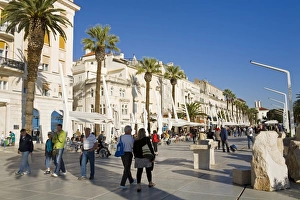 Cafes on the Riva, Split, Dalmatian Coast, Croatia, Europe