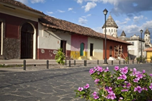 Images Dated 1st March 2009: Calle La Calzada, Granada, Nicaragua, Central America