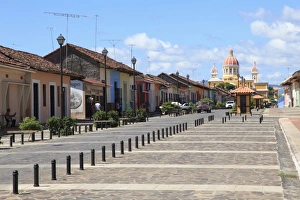 Images Dated 3rd November 2009: Calle La Calzada, Granada, Nicaragua, Central America