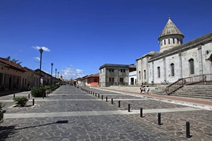 Images Dated 3rd November 2009: Calle La Calzada, Granada, Nicaragua, Central America