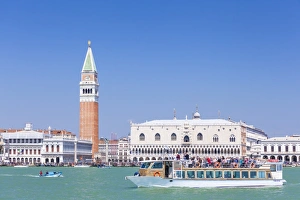 Campanile tower, Palazzo Ducale (Doges Palace), Bacino di San Marco (St. Marks Basin)