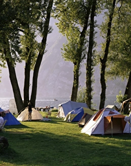 Encamping Prints: Camping on Wallensee