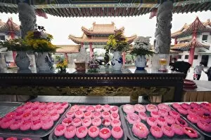 Images Dated 9th September 2009: Candles at Thean Hou Chinese Temple, Kuala Lumpur, Malaysia, Southeast Asia, Asia