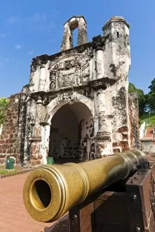 Cannon at Porta de Santiago, Melaka (Malacca), UNESCO World Heritage Site, Melaka State, Malaysia, Southeast Asia, Asia