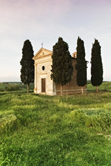 Capella di Vitaleta, Val d Orcia, UNESCO World Heritage Site, Province Siena, Tuscany, Italy, Europe Images Dated 15th May 2008: Capella di Vitaleta, Val d Orcia, UNESCO World Heritage Site, Province Siena, Tuscany, Italy, Europe