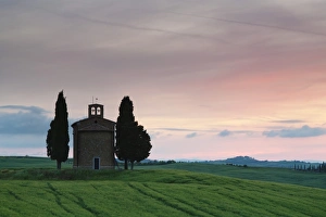 Capella di Vitaleta, Val d Orcia, UNESCO World Heritage Site, Province Siena, Tuscany, Italy, Europe Images Dated 15th May 2008: Capella di Vitaleta, Val d Orcia, UNESCO World Heritage Site, Province Siena, Tuscany, Italy, Europe