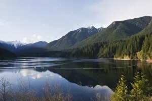 Images Dated 13th April 2009: Capilano Lake, Vancouver, British Columbia, Canada, North America