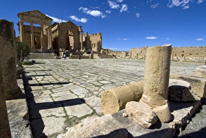 The Capitol Temples (Capitolium), Roman ruins of Sbeitla, Tunisia, North Africa, Africa