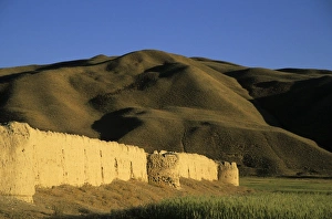 Caravanserai, Daulitiar, between Yakawlang and Chakhcharan, Afghanistan, Asia