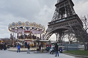 Carousels Prints: Carousel with Eiffel Tower, Paris, Ile de France, France, Europe