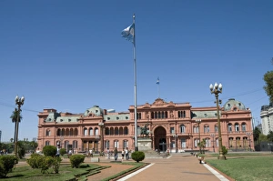 Images Dated 15th February 2009: Casa Rosada (Presidential Palace) where Eva Peron (Evita) used to appear on the left hand balcony