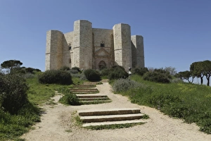Castel del Monte, octagonal castle, built for Emperor Frederick II in the 1240s