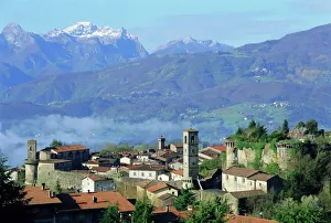 Images Dated 4th August 2008: Castiglione di Garfagnana
