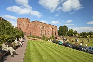 Images Dated 26th September 2009: Castle Grounds in summer sun, Shrewsbury, Shropshire, England, United Kingdom, Europe