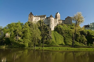 Images Dated 2nd May 2009: Castle of Loket on a hill, Loket, Czech Republic, Europe