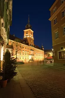 Images Dated 28th February 2008: Castle Square (Plac Zamkowy) and the Royal Castle illuminated at dusk
