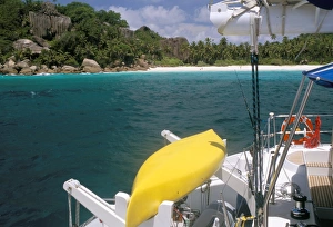 Praslin Prints: Catamaran Lagoon 570