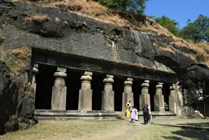 Cave Temple on Elephanta Island, UNESCO World Heritage Site, Mumbai (Bombay), Maharashtra, India, Asia