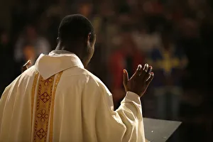 Images Dated 15th January 2000: Celebration in Paris cathedral, Paris, France, Europe