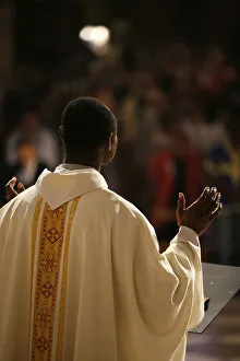 Images Dated 15th January 2000: Celebration in Paris cathedral, Paris, France, Europe