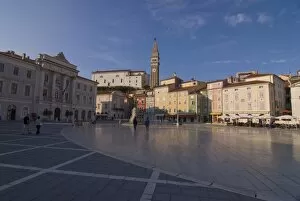 Images Dated 17th August 2008: Center square of Piran, Slovenia, Europe