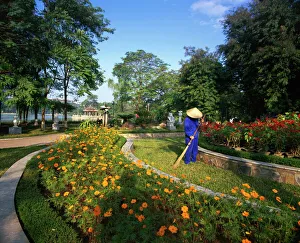 Images Dated 24th January 2000: Central City Park