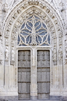 Images Dated 5th September 2009: Central gate, Saint-Vulfran d Abbeville church, Abbeville, Somme, France, Europe