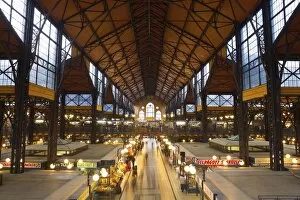 Images Dated 21st November 2009: Central Markets, Budapest, Hungary, Europe