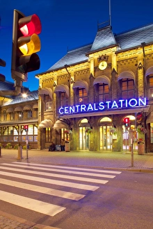 Pedestrian Crossing Prints: Central Station at dusk, Drottningtorget, Gothenburg, Sweden, Scandinavia, Europe