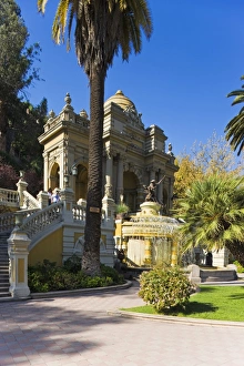 Images Dated 25th March 2008: Cerro Santa Lucia (Santa Lucia park) and the ornate Terraza Neptuno fountain