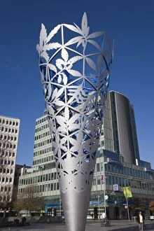 Images Dated 17th May 2007: The Chalice modern steel sculpture by Neil Dawson in Cathedral Square, Christchurch