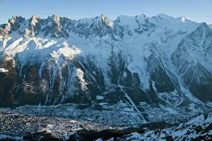 Images Dated 13th January 2009: Chamonix-Mont-Blanc, Chamonix, Haute Savoie, French Alps, France, Europe