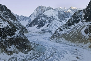 Images Dated 9th January 2009: Chamonix-Mont-Blanc, Chamonix, Haute Savoie, French Alps, France, Europe