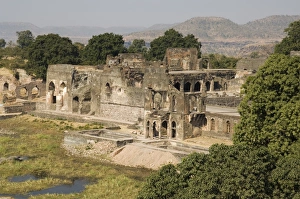 Champa Baoli in the Royal Enclave