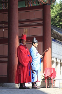 Images Dated 5th October 2009: Changing of the Guards, Deoksugung Palace (Palace of Virtuous Longevity)